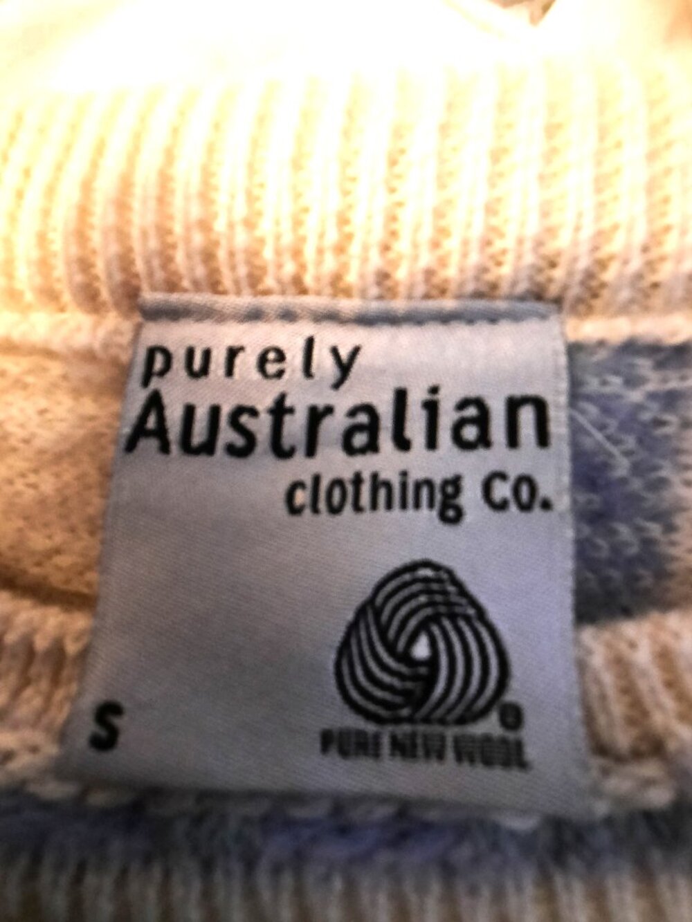 Purely Australian 100% Virgin Wool crew neck sweater - Picture 7 of 7